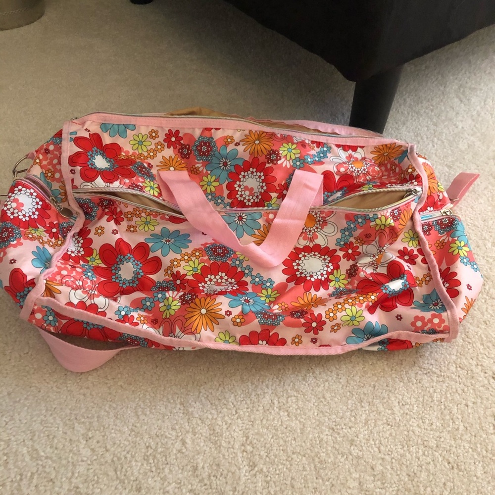 Kid’s Floral Duffle Bag 🌼🌸